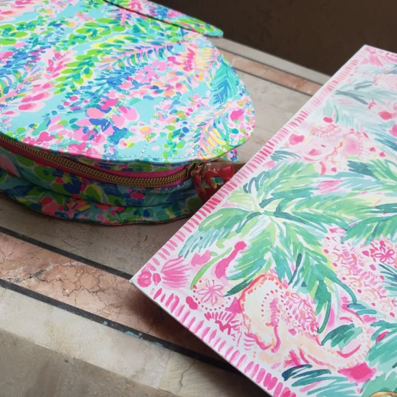 BNIB Lilly Pulitzer SeaShell Holder Makeup Brush Set with Bag Catch  the Wave - Picture 5 of 5